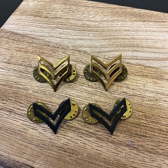 Lot 4 Vintage US Army Sergeant First Class Gold Black Rank Insignia Lapel Pins - Picture 1 of 3